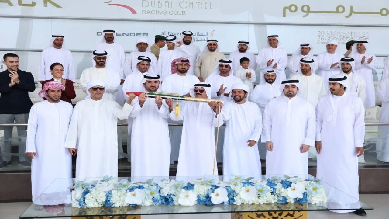 ريماس تهدي هجن الرئاسة سيف الإمارات في ختام منافسات مهرجان المرموم الختامي